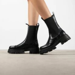 RAID Arivah Chunky Ankle Boot In Black -Raid London Sales Store Arivah Black 3 43c55aad 46da 4bdd 9da2 a90f1669832e