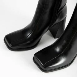 RAID Carter Ankle Boot In Black -Raid London Sales Store Carter Black 5 7fbe3a3f 3800 4bf2 a076 8f806169652c