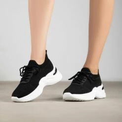 RAID Della Trainers In Black -Raid London Sales Store Della Black 3