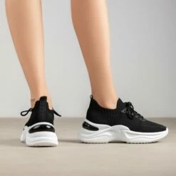 RAID Della Trainers In Black -Raid London Sales Store Della Black 4