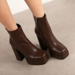 RAID Jadine Ankle Boot In Brown -Raid London Sales Store Jadine Brown 2 31fb25bf c051 4f10 b923 99f9f8a4fedf