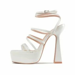 RAID Mishka Platform Heel In White