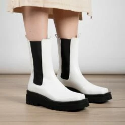 RAID Newport Ankle Boot In White