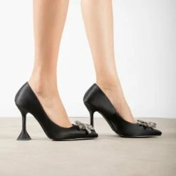 BEBO Savvy Court Heel In Black