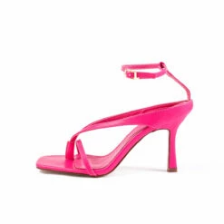 RAID Meeka Square Toe Post Sandal In Pink -Raid London Sales Store img 6071